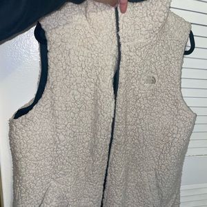 The North Face reversible vest sz XL